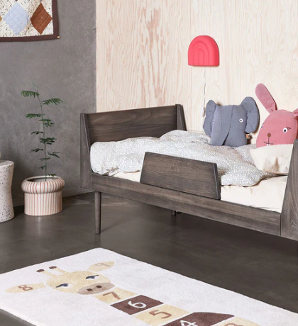 OYOY Living kirahvi matto 180x75cm, tilaustuote